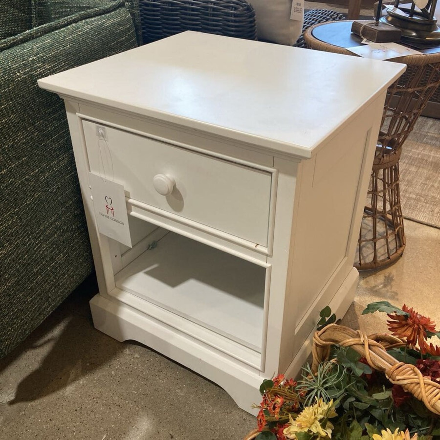 Dock 48 Waterford 1-Drawer Nightstand White  - image-3