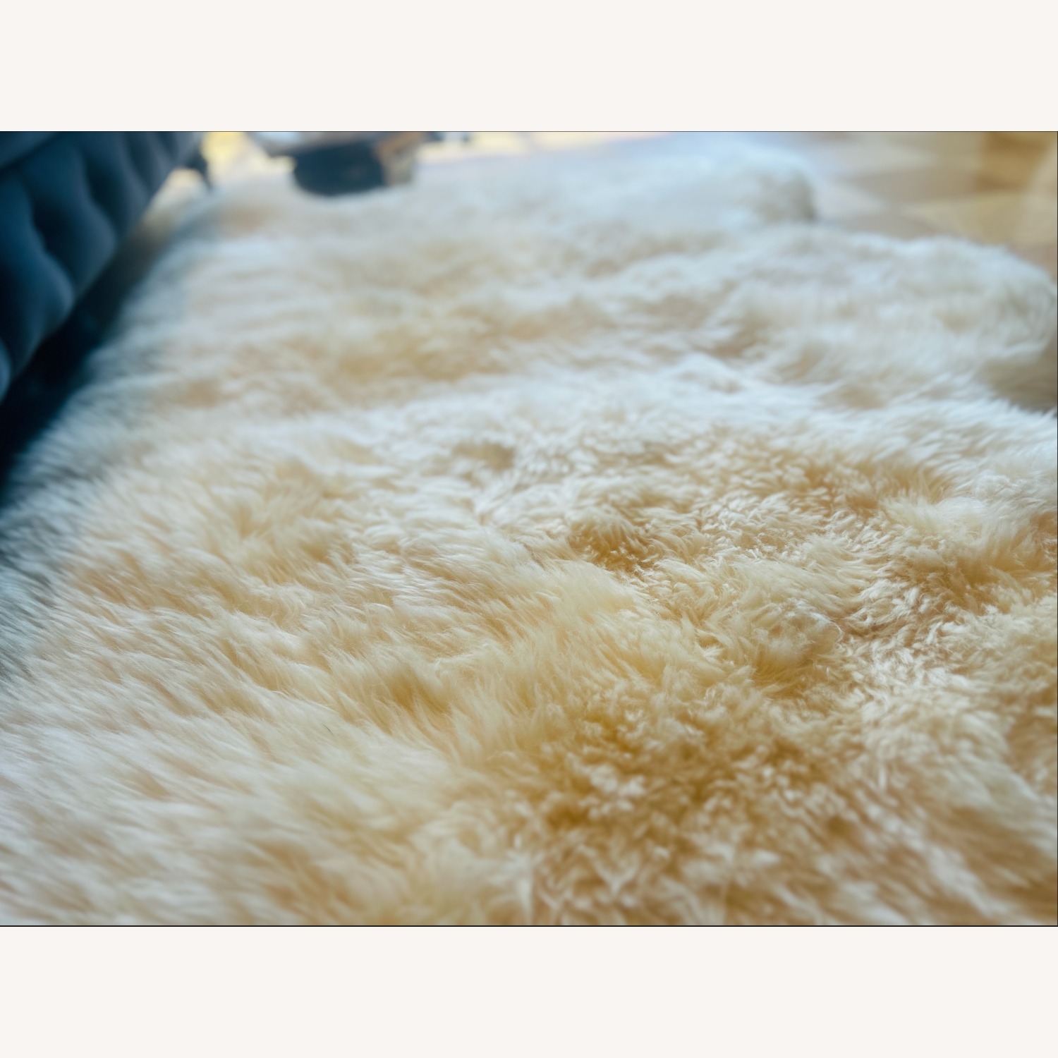 Sheepskin Rug 3' x 5' - image-2