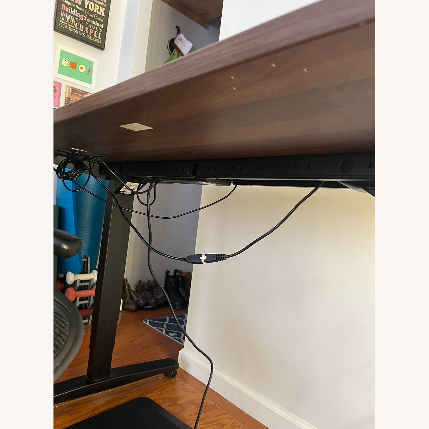 UPLIFT V2 Standing Desk Adjustable Height + Mat - image-3