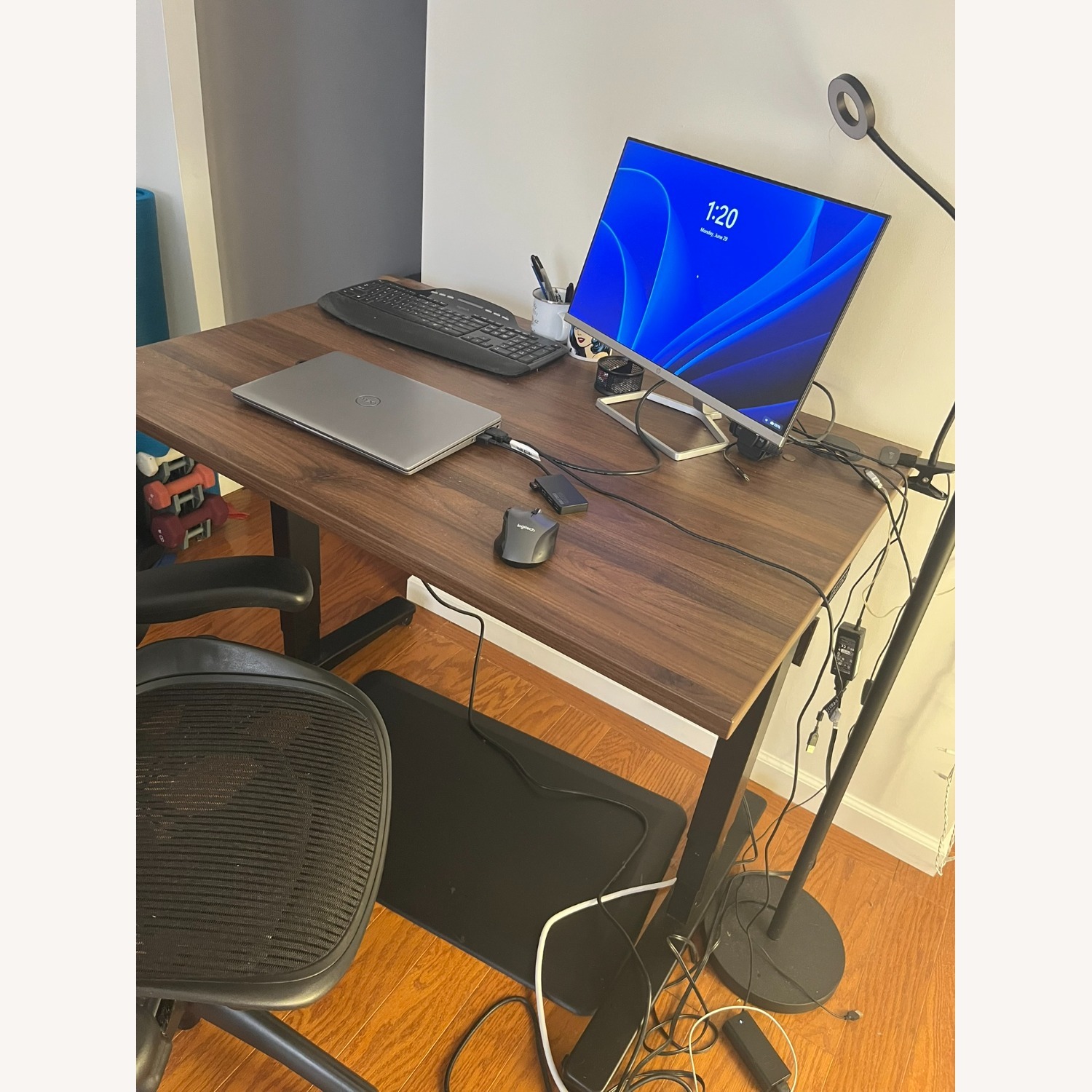 UPLIFT V2 Standing Desk Adjustable Height + Mat - image-2