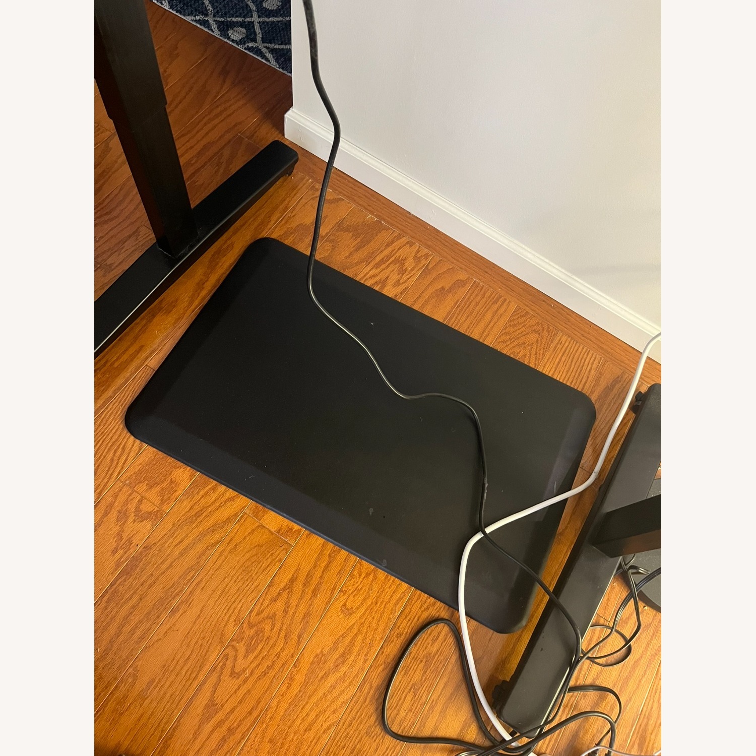 UPLIFT V2 Standing Desk Adjustable Height + Mat - image-7