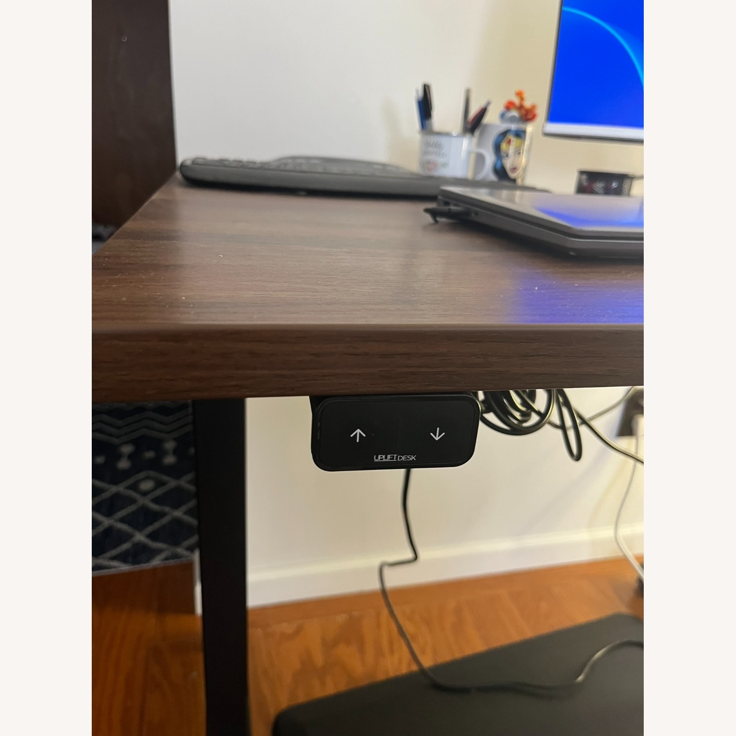 UPLIFT V2 Standing Desk Adjustable Height + Mat - image-4