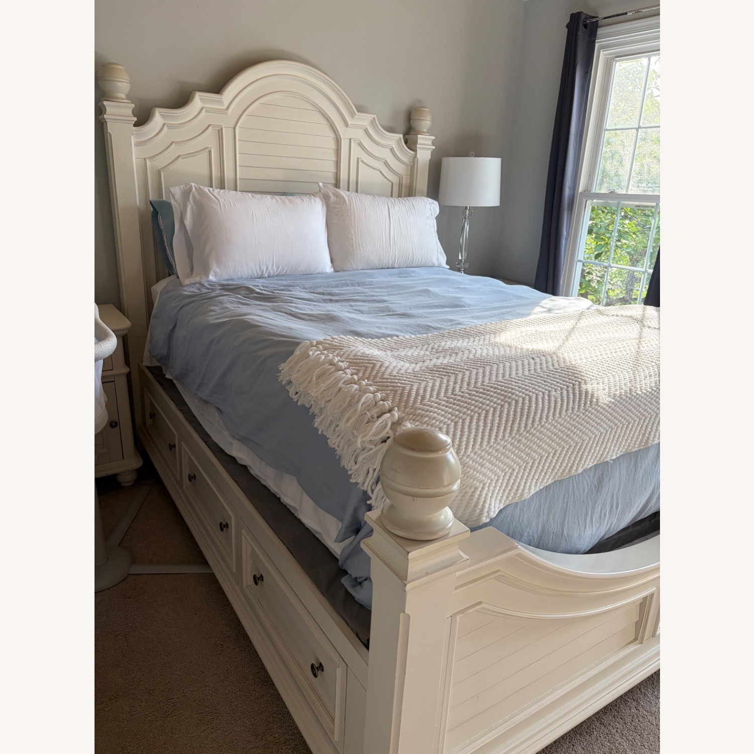 Ashley Furniture White Wood Queen Bed - image-7