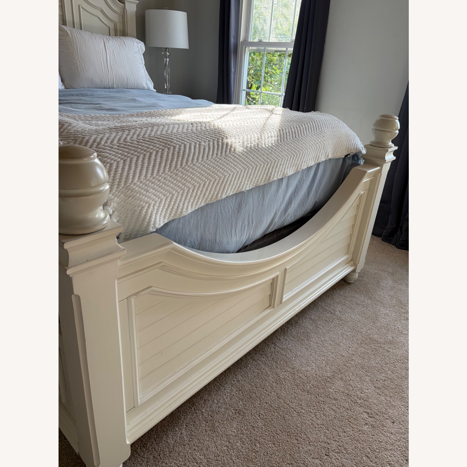 Ashley Furniture White Wood Queen Bed - image-5