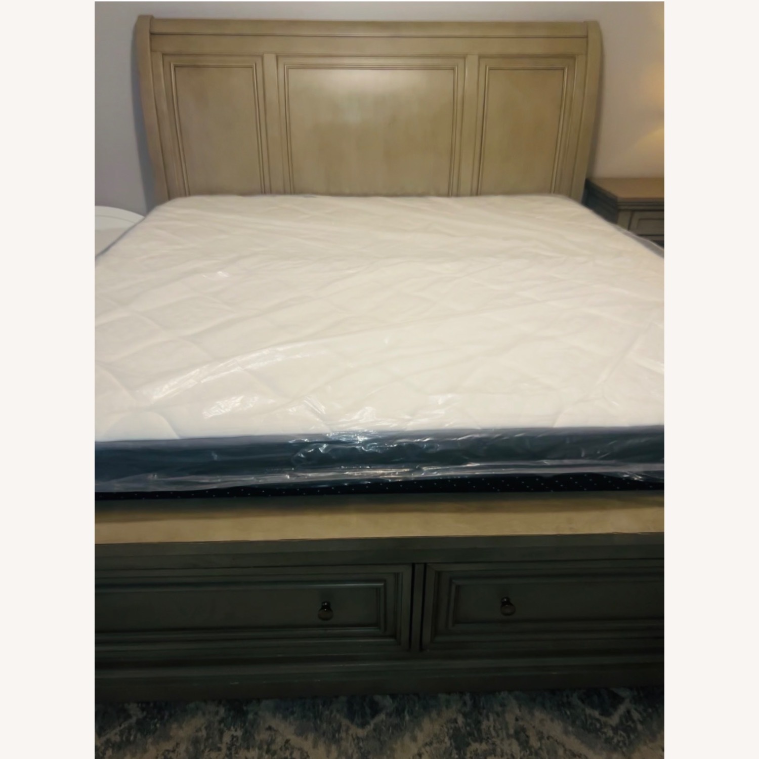 Ashley Furniture Light Gray Wood King Bed - image-2