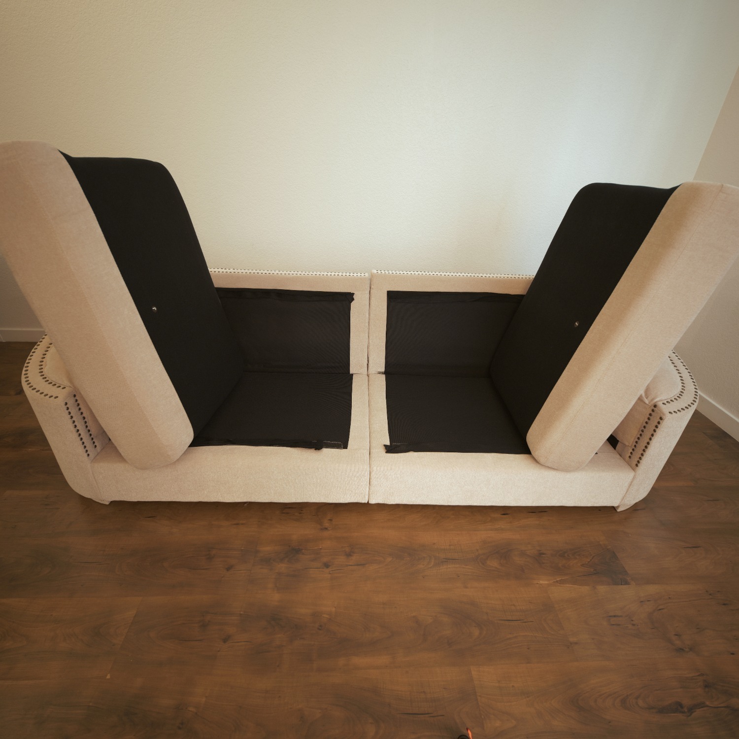 Modern Curved 3-Seat Sofa Beige Upholstered - image-3