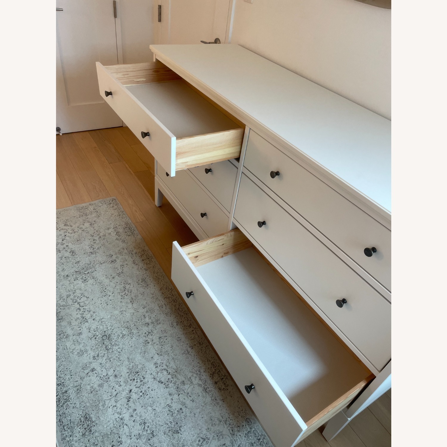 IKEA Idanäs 6-Drawer Dresser White Dresser - image-4