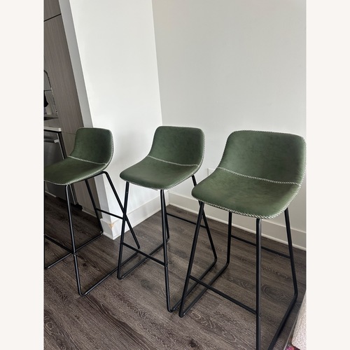 Used Bar Stool Set for sale on AptDeco