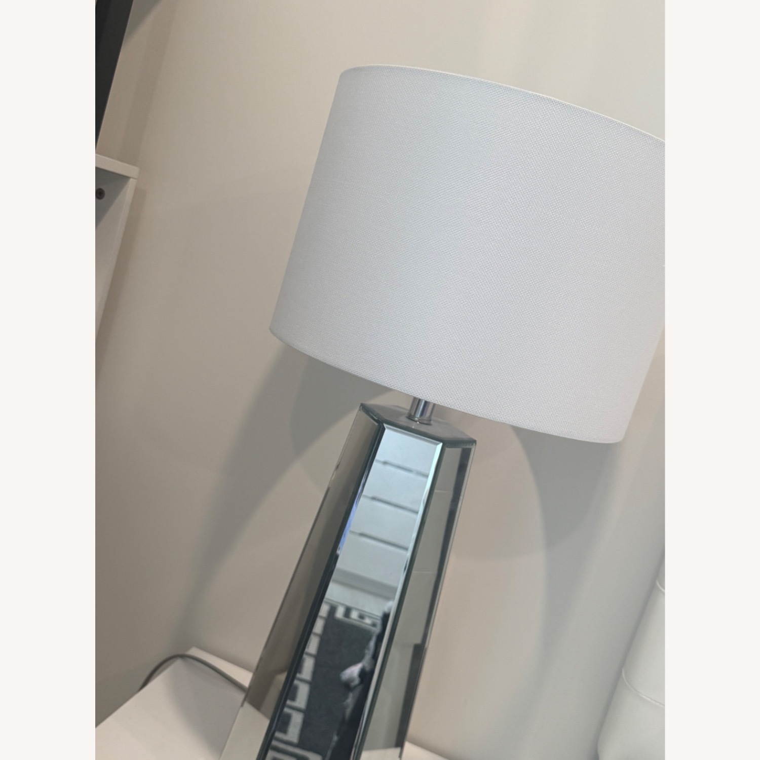 Safavieh Modern and Beauitful Set of 2 Mirrored Lamps - image-2