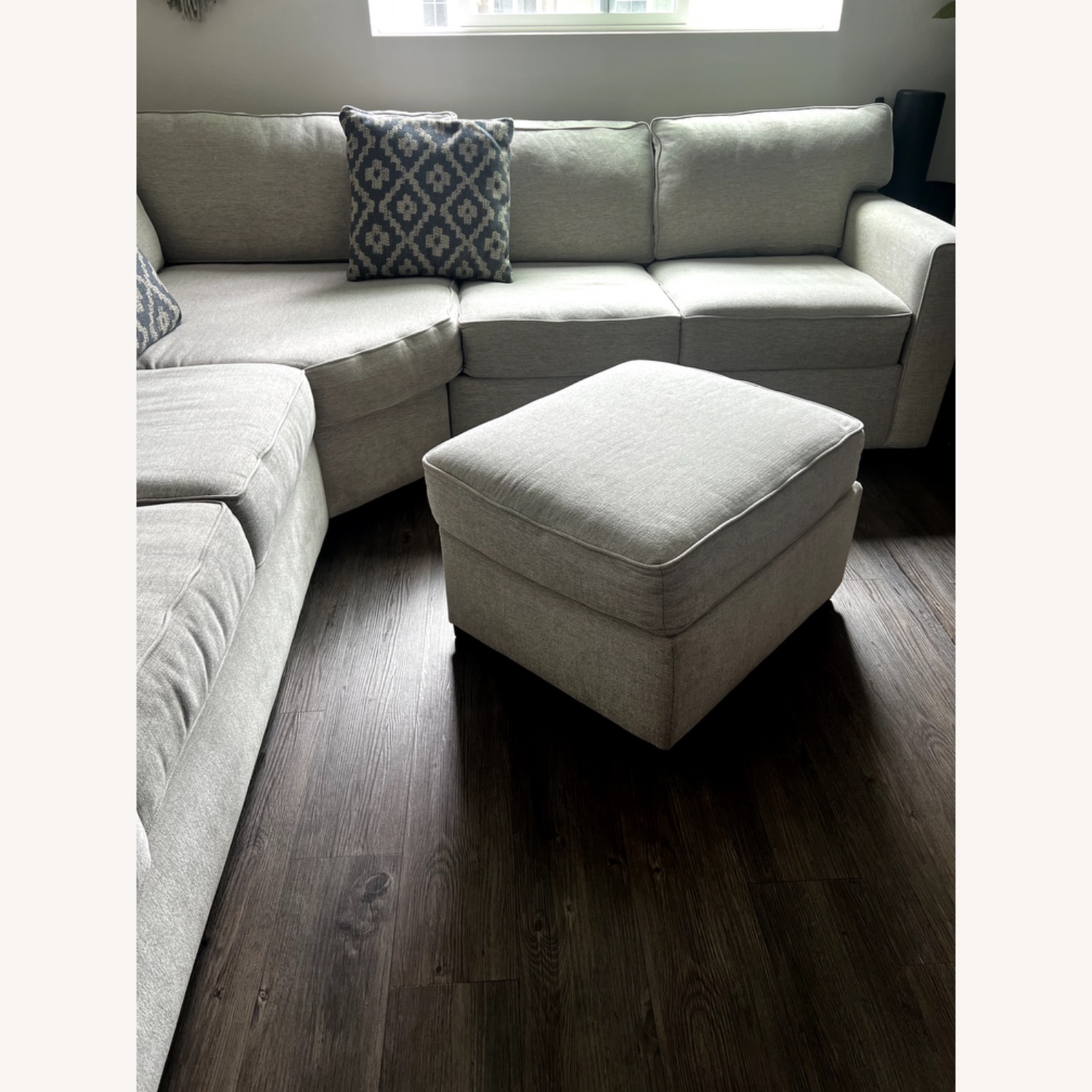 Living Spaces Alder Light Gray 3+ Piece Sectional - image-5
