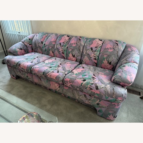 Used Vibrant colors for sale on AptDeco