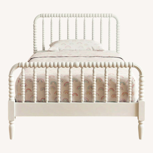 Used Simmons Bedding Co - 2 Twin Bed Bedding for sale on AptDeco