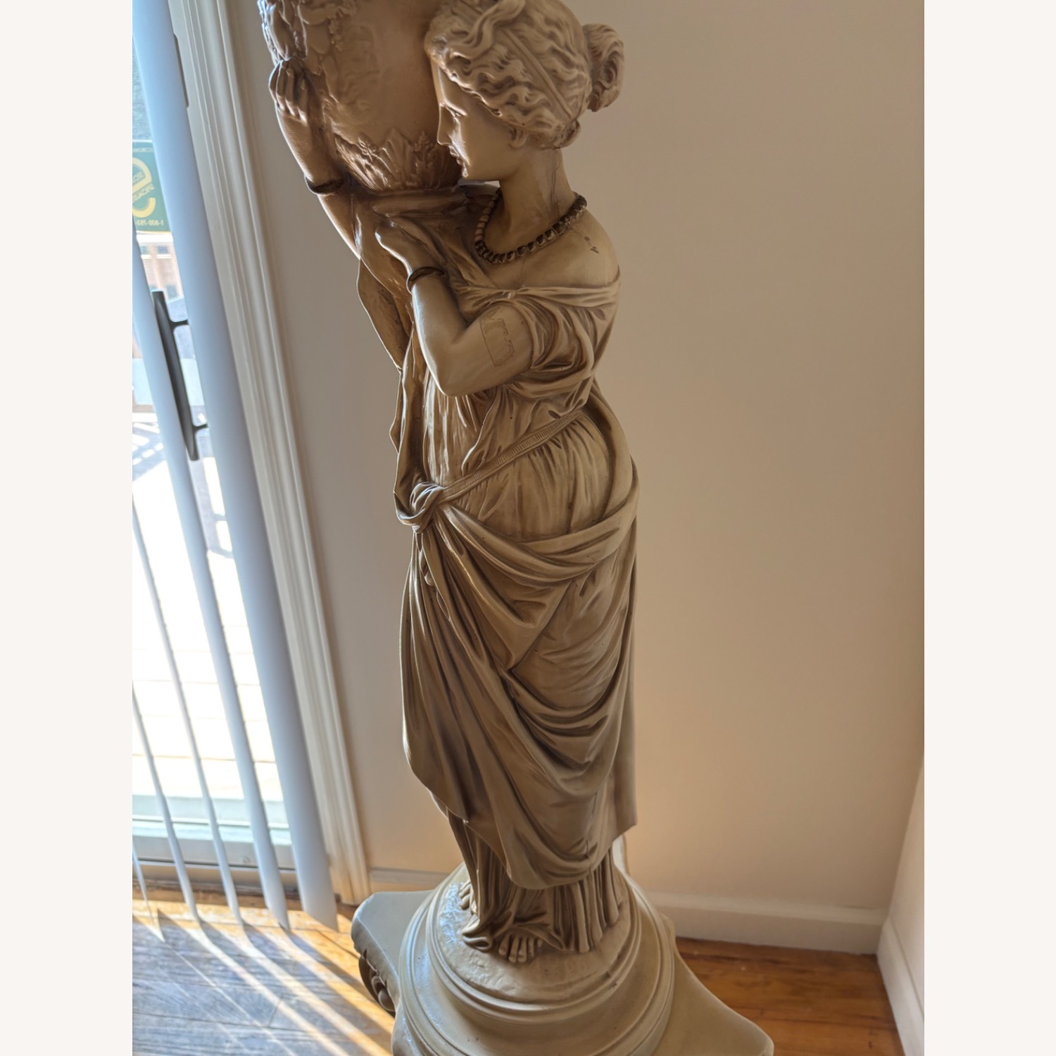 Vintage/Antique Décor - image-2