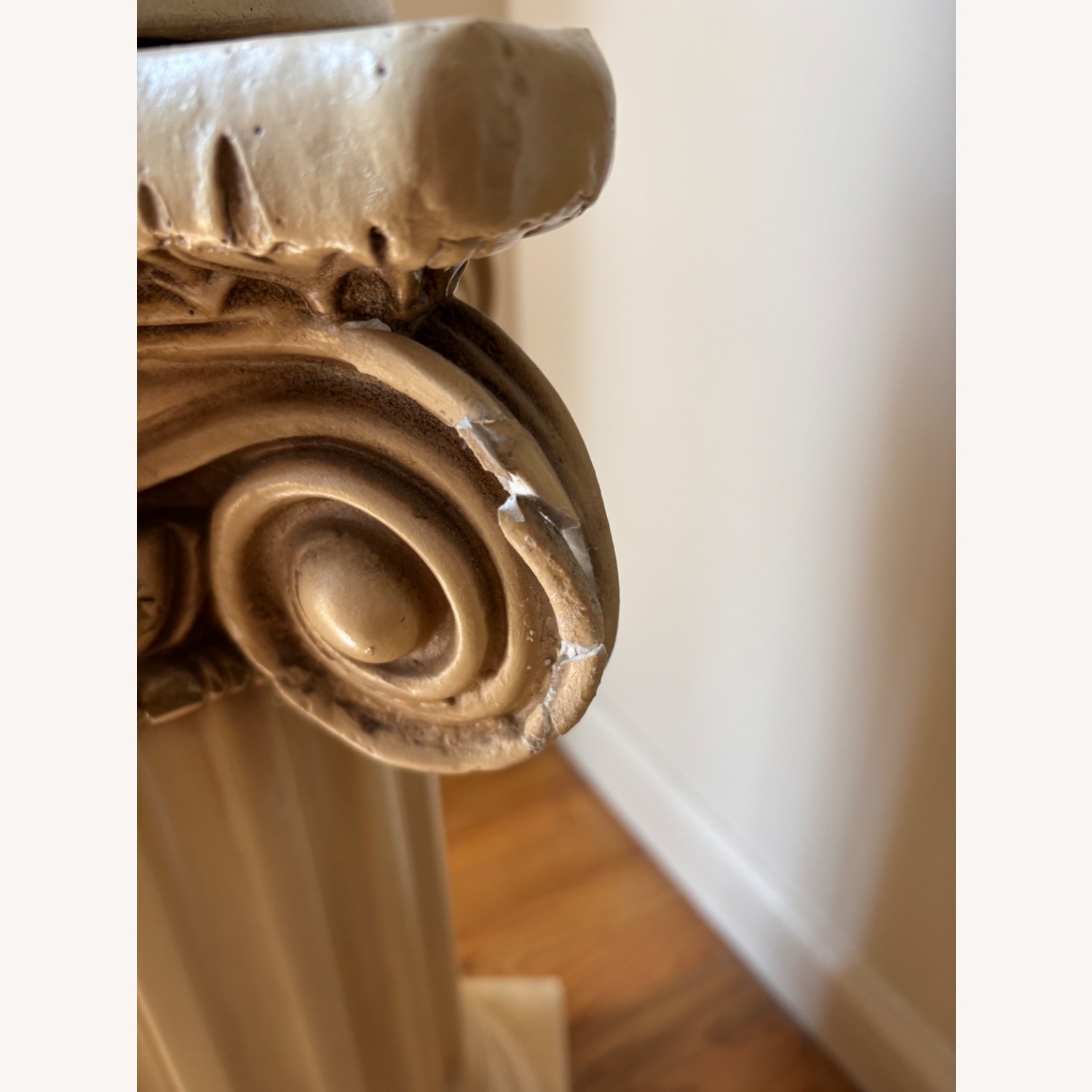 Vintage/Antique Décor - image-6