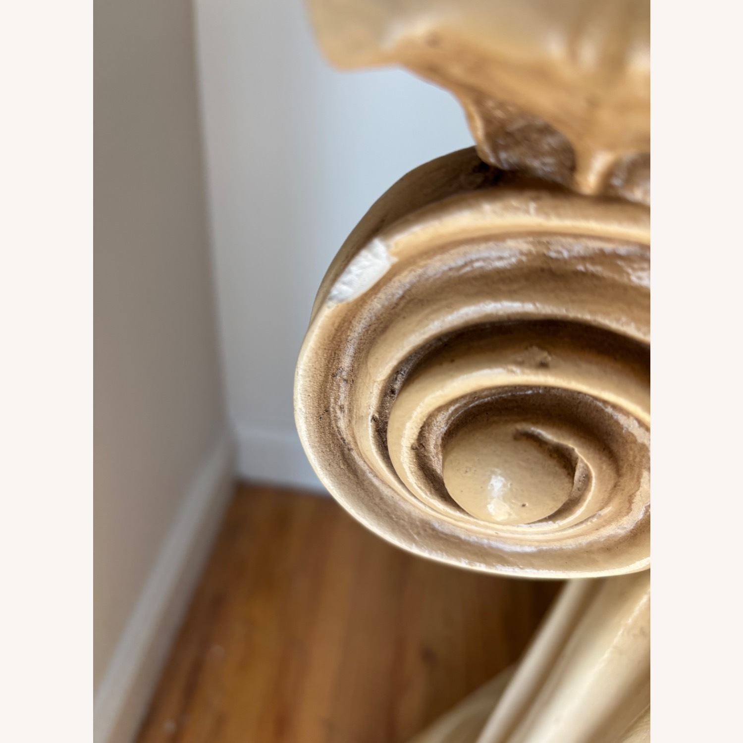 Vintage/Antique Décor - image-7