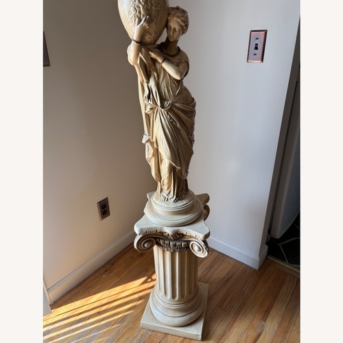 Used Vintage/Antique Décor for sale on AptDeco