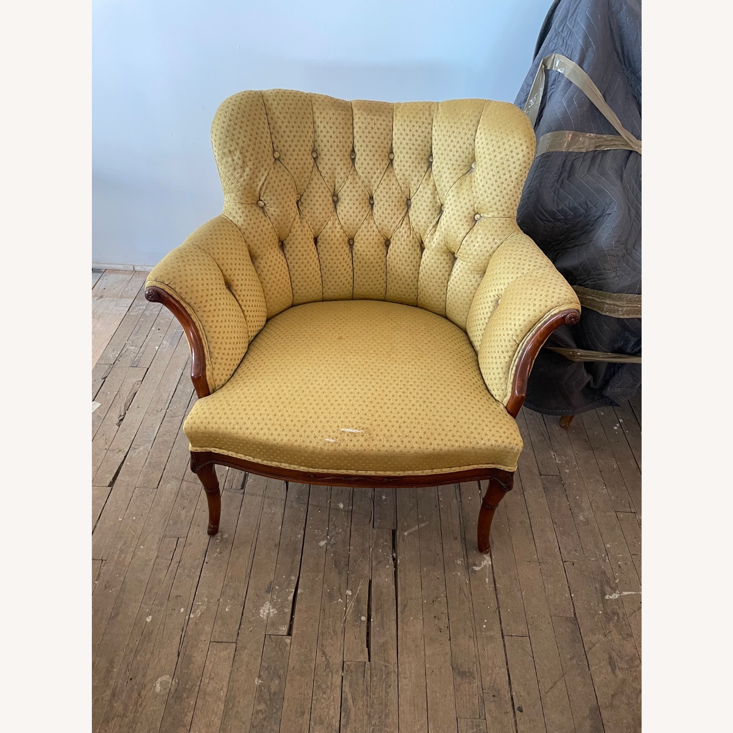 Vintage/Antique Finds Gold Fabric Armchair - image-1