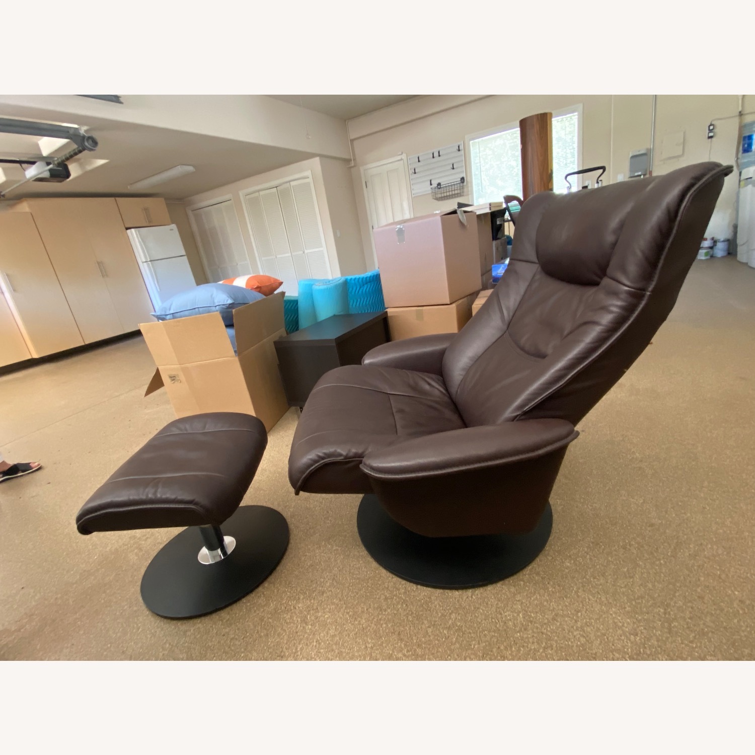Brown Leather Lounge Chair with Ottoman - image-2