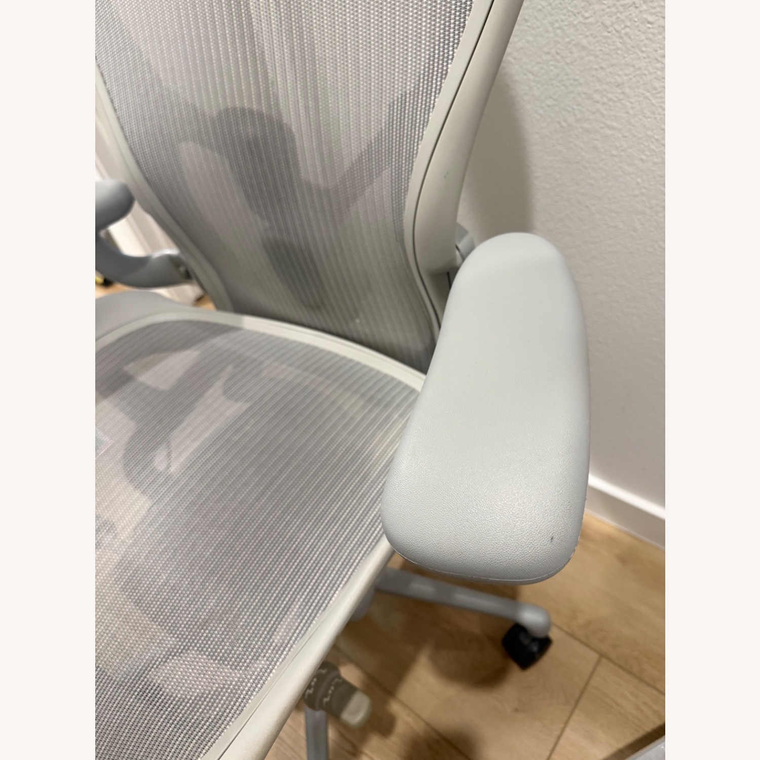 Herman Miller Aeron Light Gray Office Chair - image-5