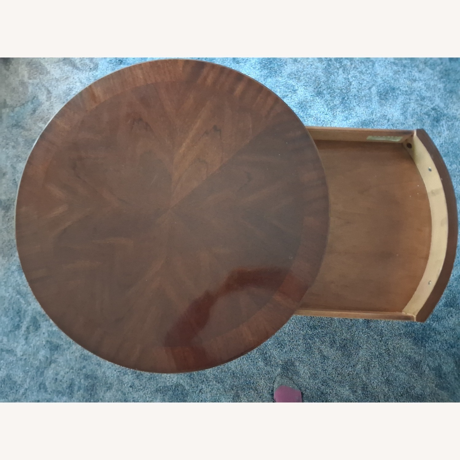 Hammary Banded Inlaid Mahogany Drum Table - image-5