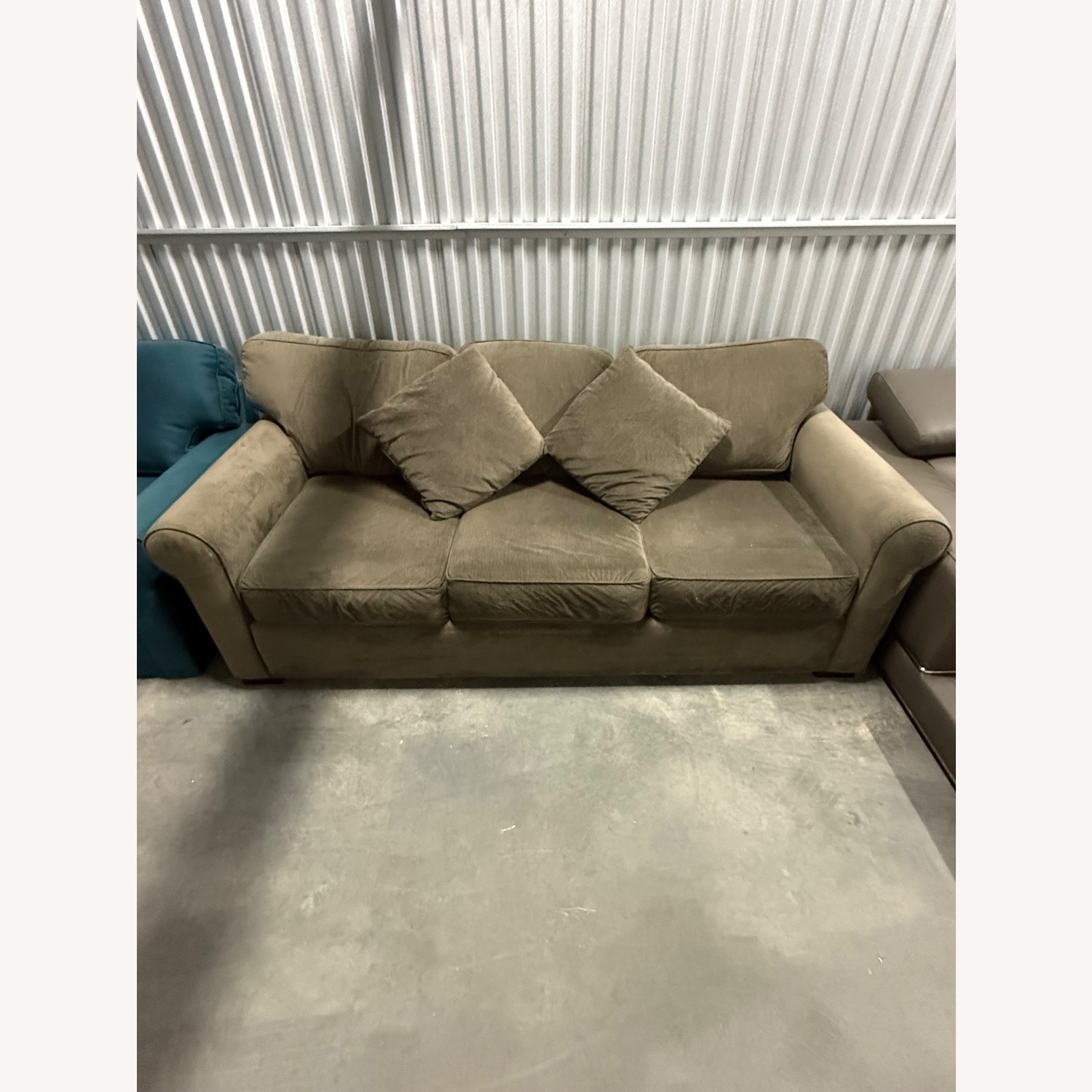 Remo II Sofa - image-1