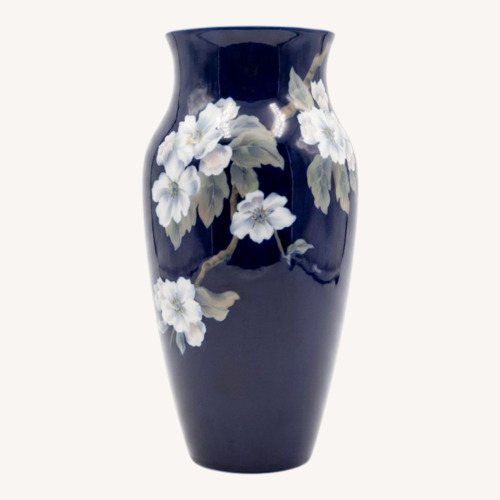 Used Vintage/Antique Blue Porcelain Décor for sale on AptDeco