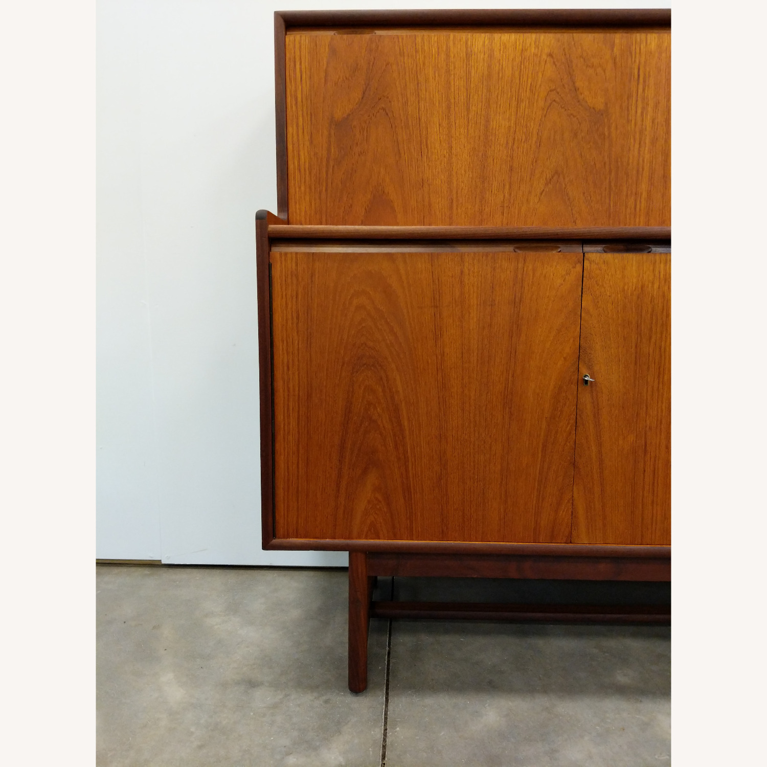 Vintage Mid Century Modern Teak Turnidge Sideboard - image-8