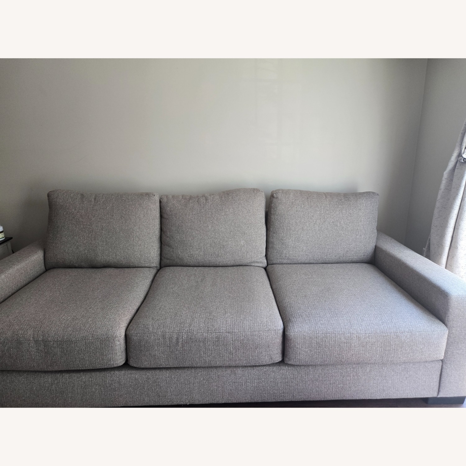 Bob's Discount Furniture 3+ Seater Sofa - image-3
