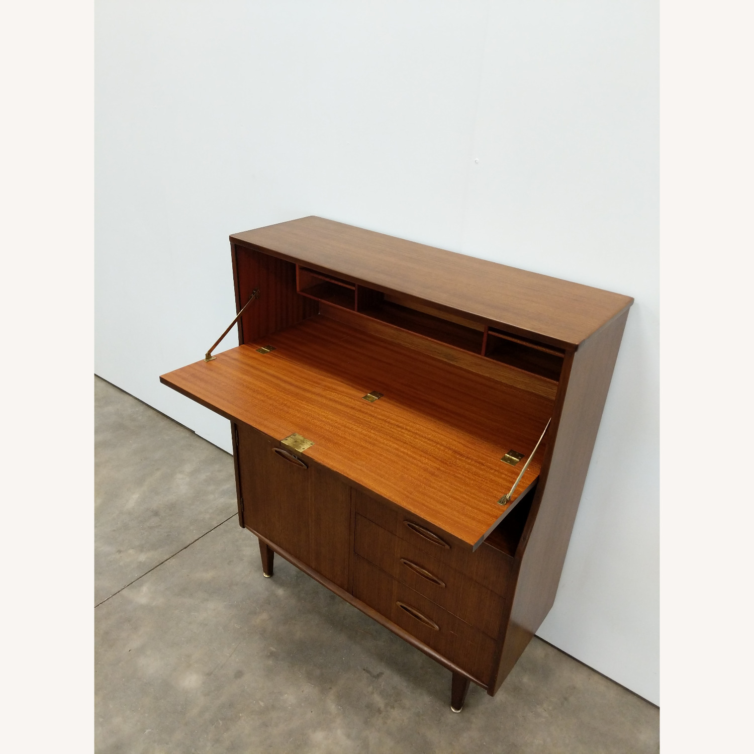 Vintage Mid Century Modern Cabinet / Sideboard - image-8