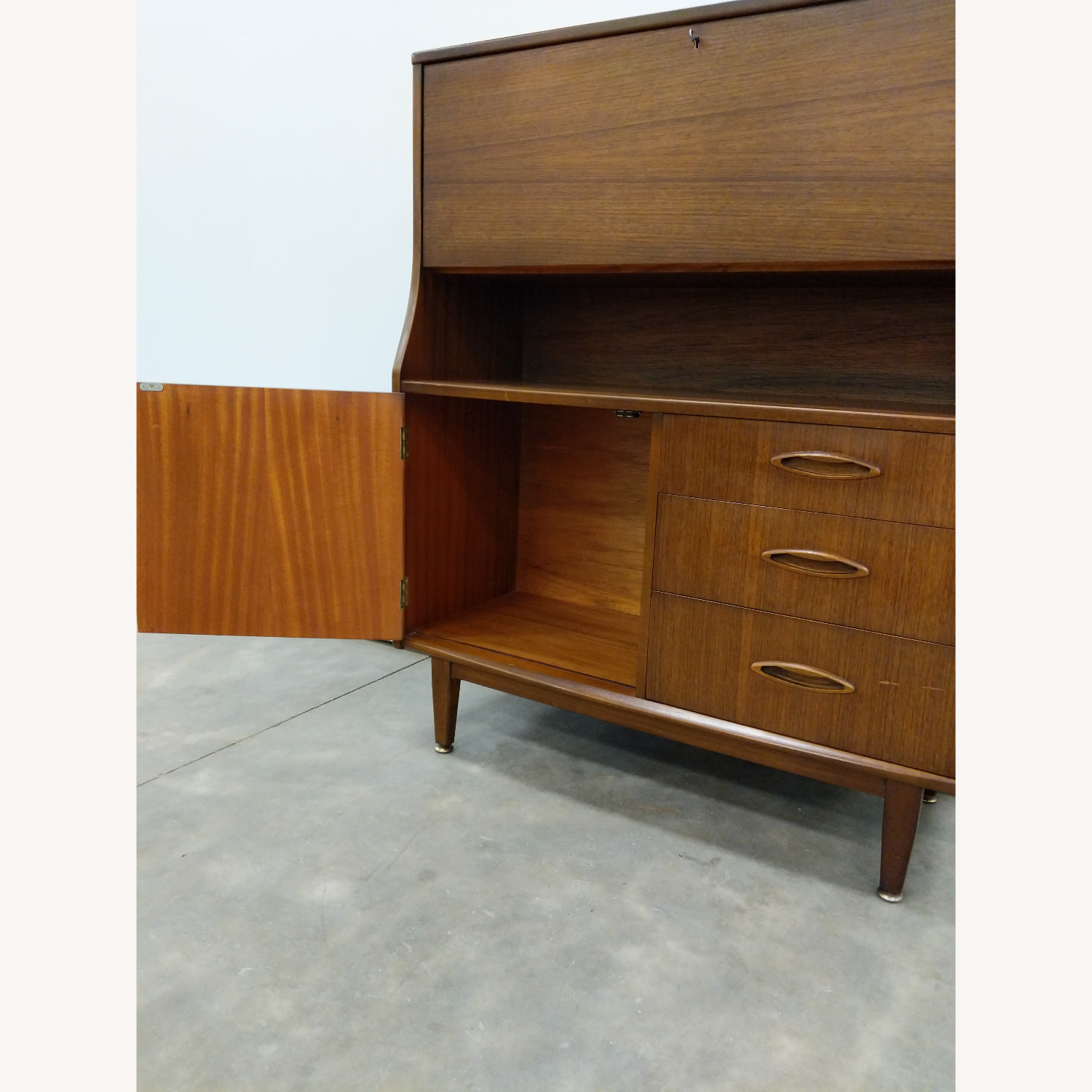 Vintage Mid Century Modern Cabinet / Sideboard - image-4