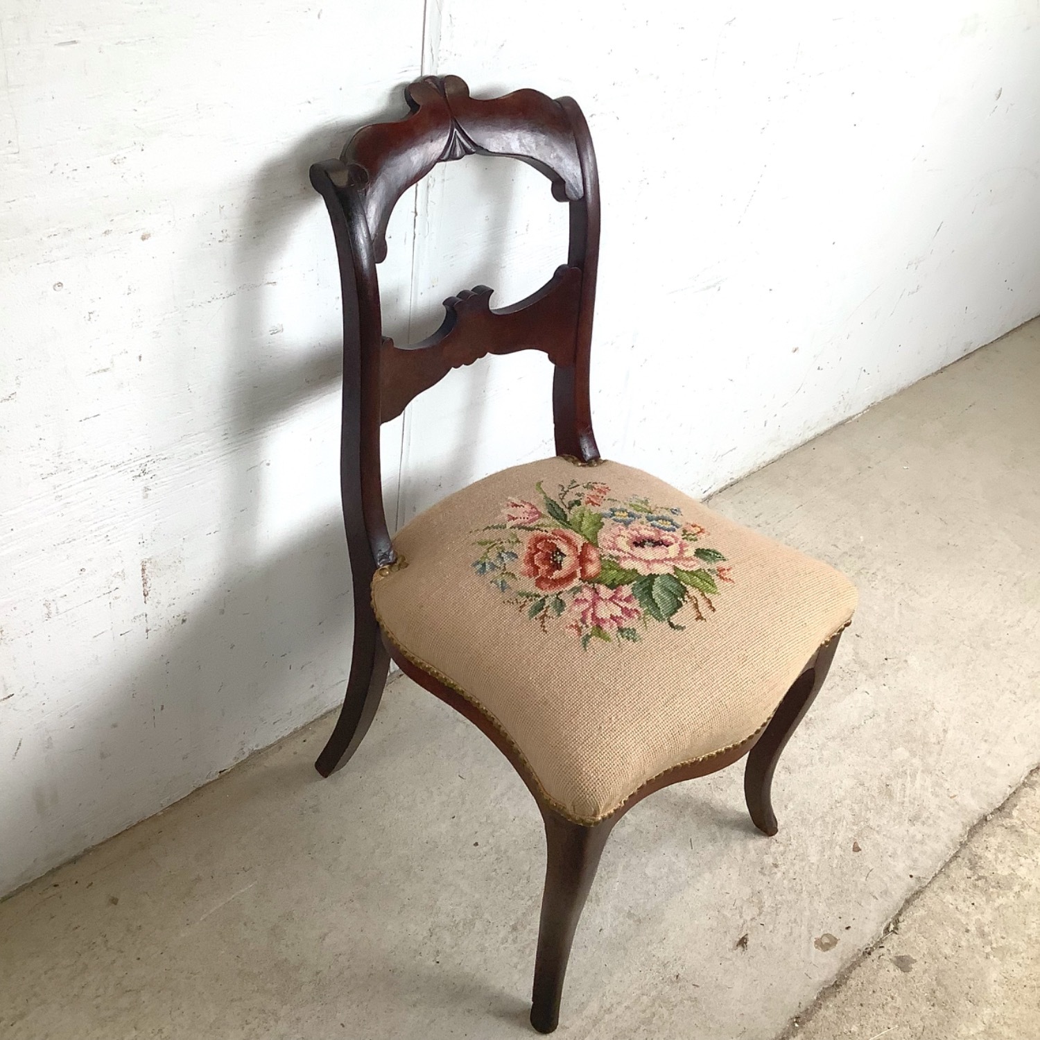Vintage Chippendale Style Accent Chair - image-9
