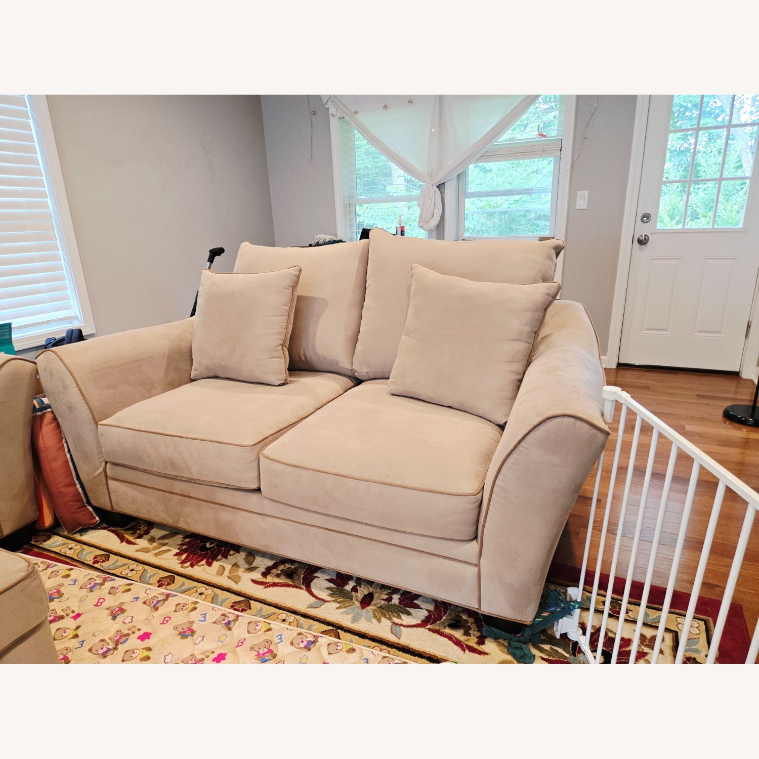Raymour & Flanigan Briarwood 2 Seater Sofa - image-1