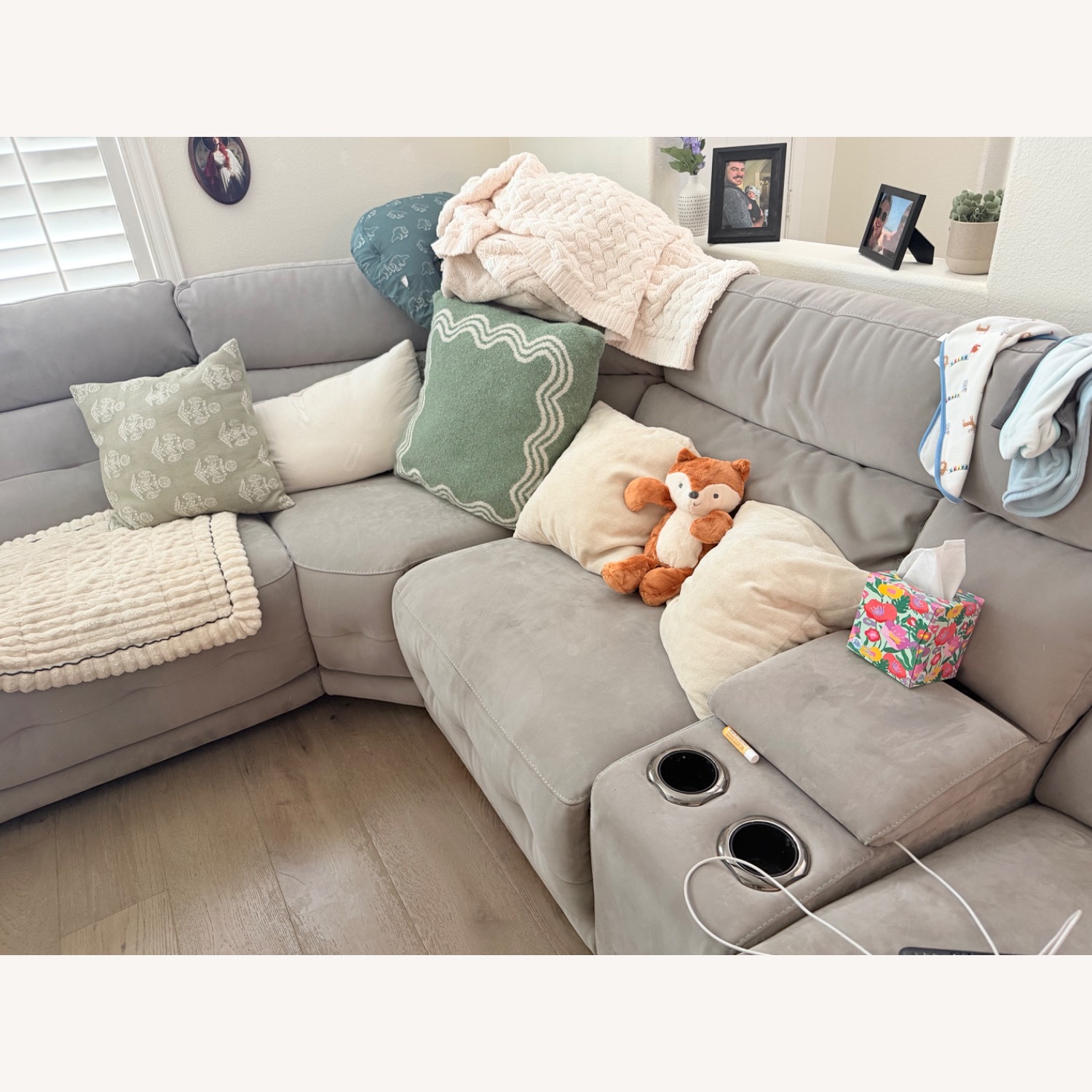 Rumor 6pc Power Sectional  - image-4