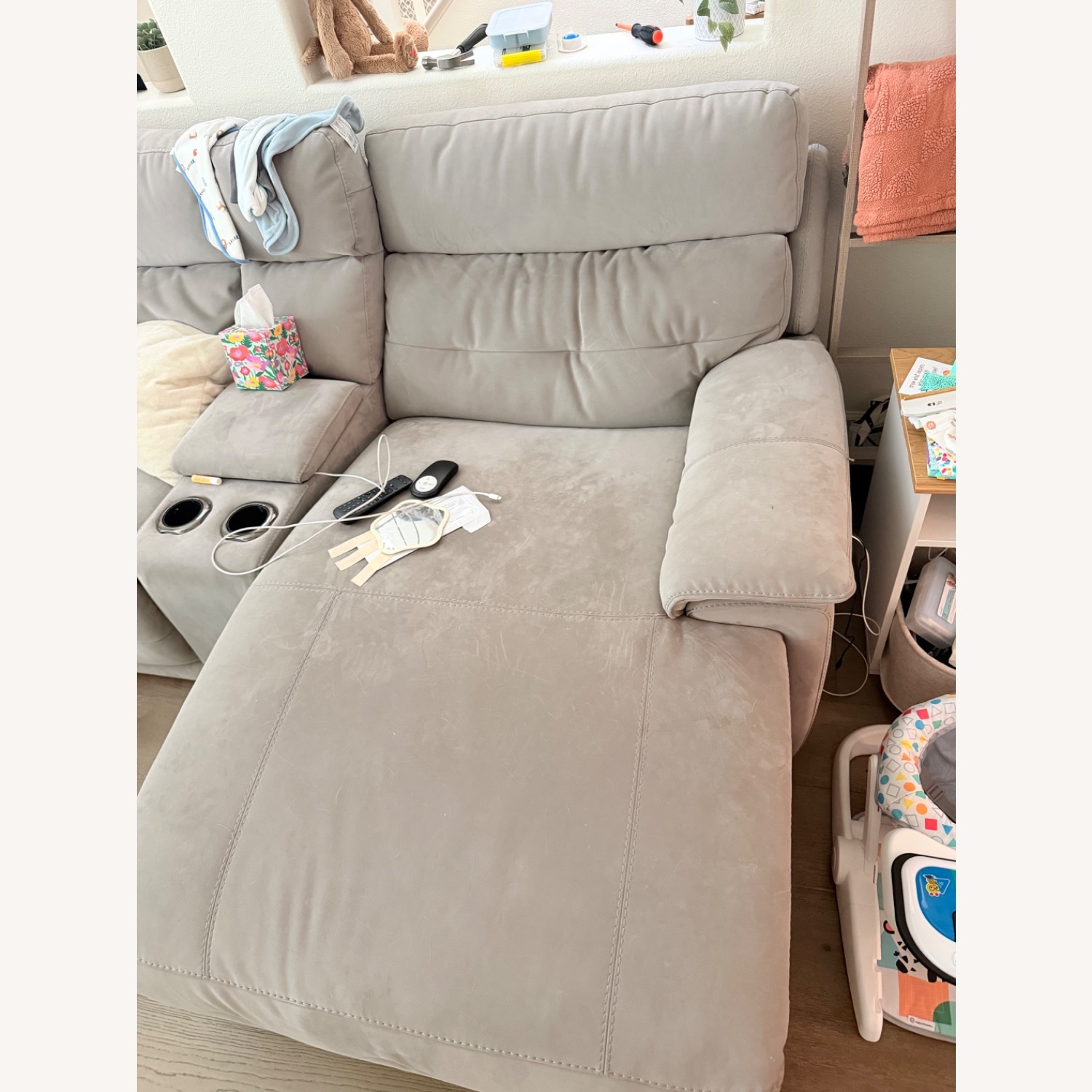 Rumor 6pc Power Sectional  - image-1