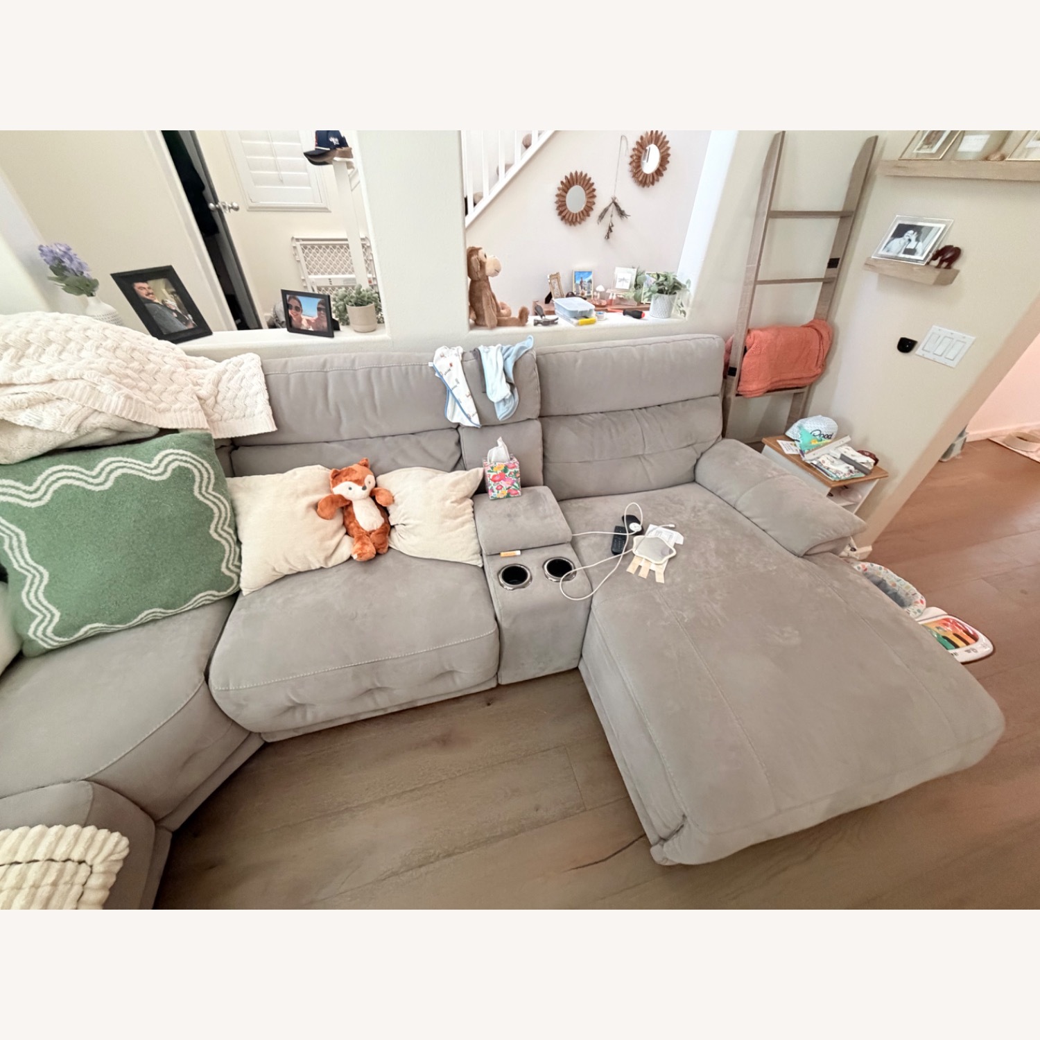 Rumor 6pc Power Sectional  - image-5