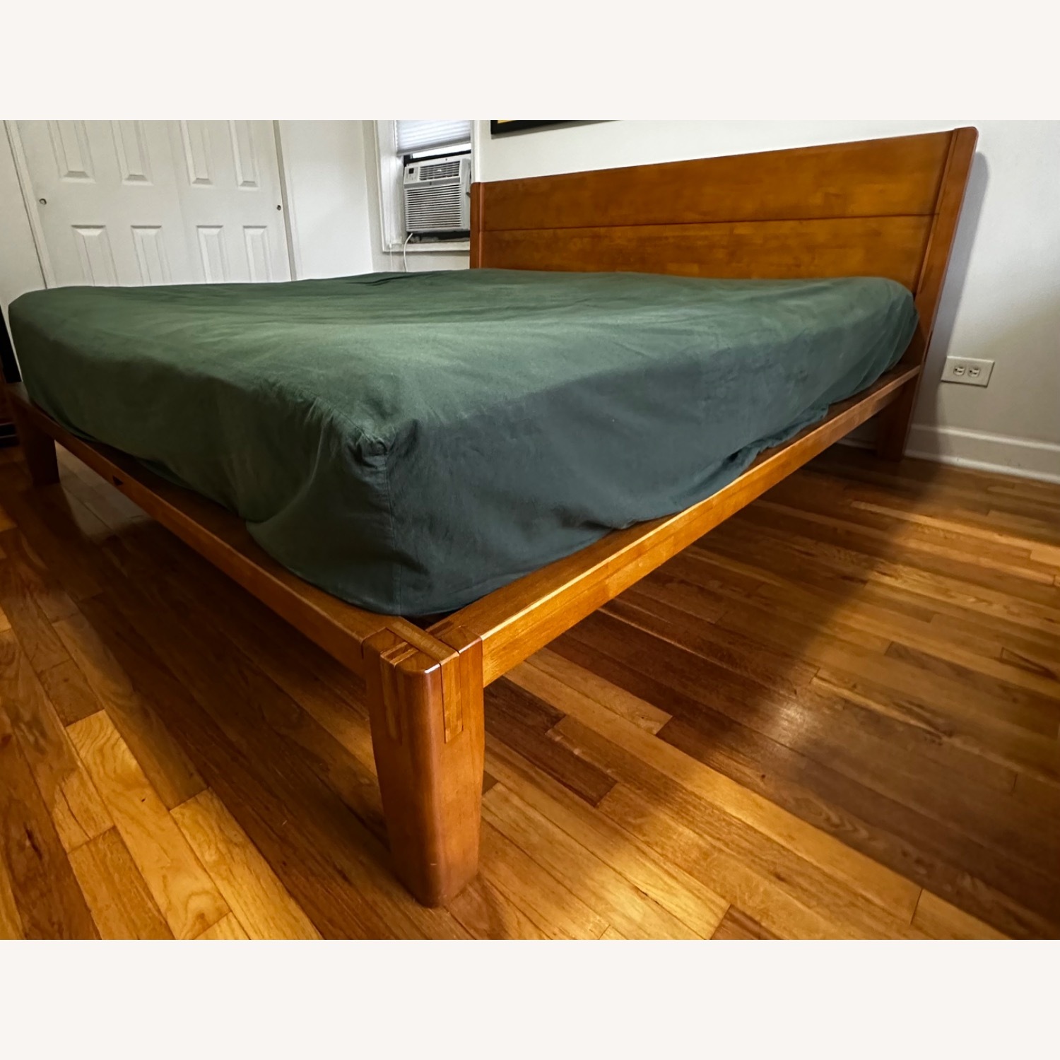 Thuma Light Brown Wood King Bed - image-2