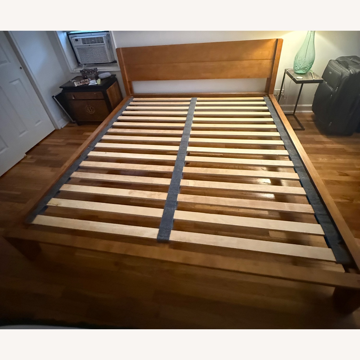 Thuma Light Brown Wood King Bed - image-4