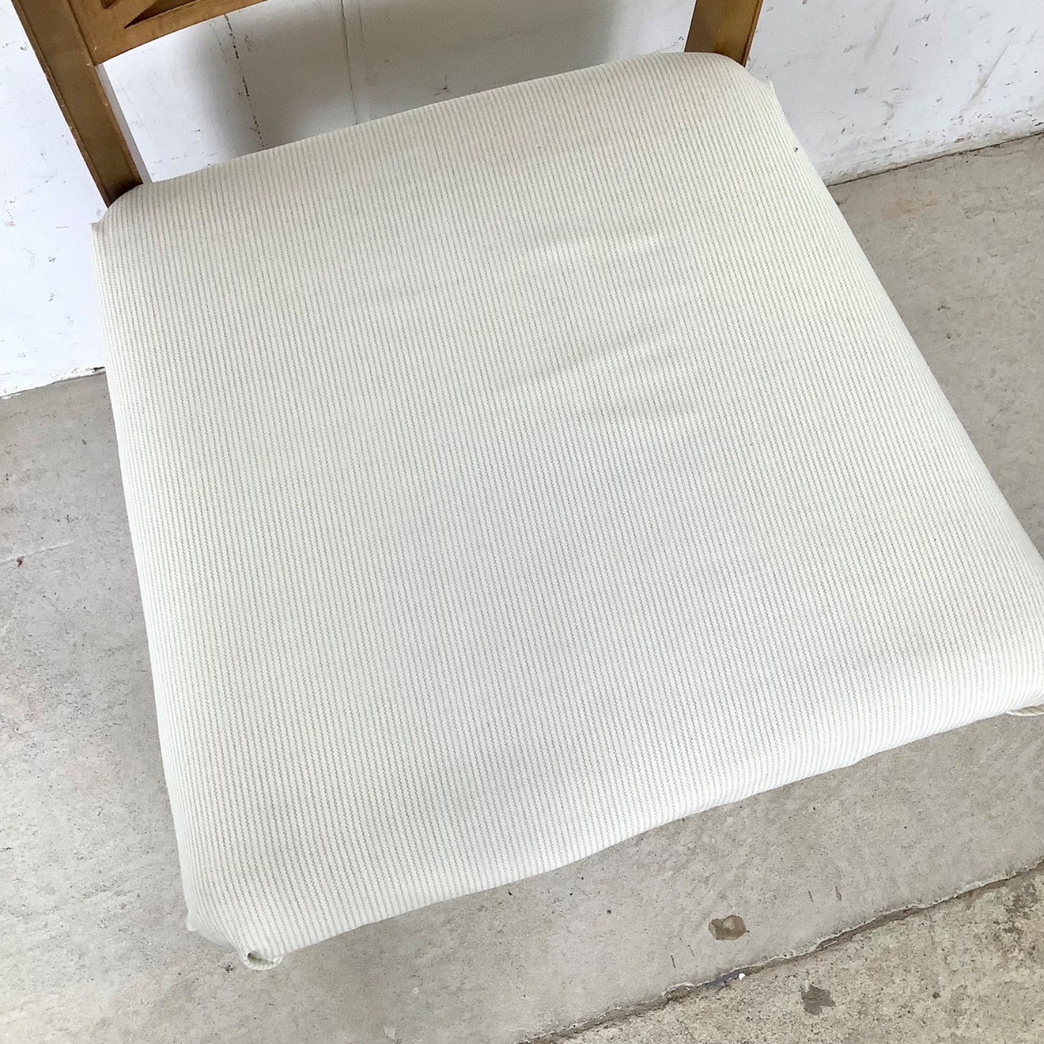 Vintage Neoclassical Style X-Back Side Chair - image-4