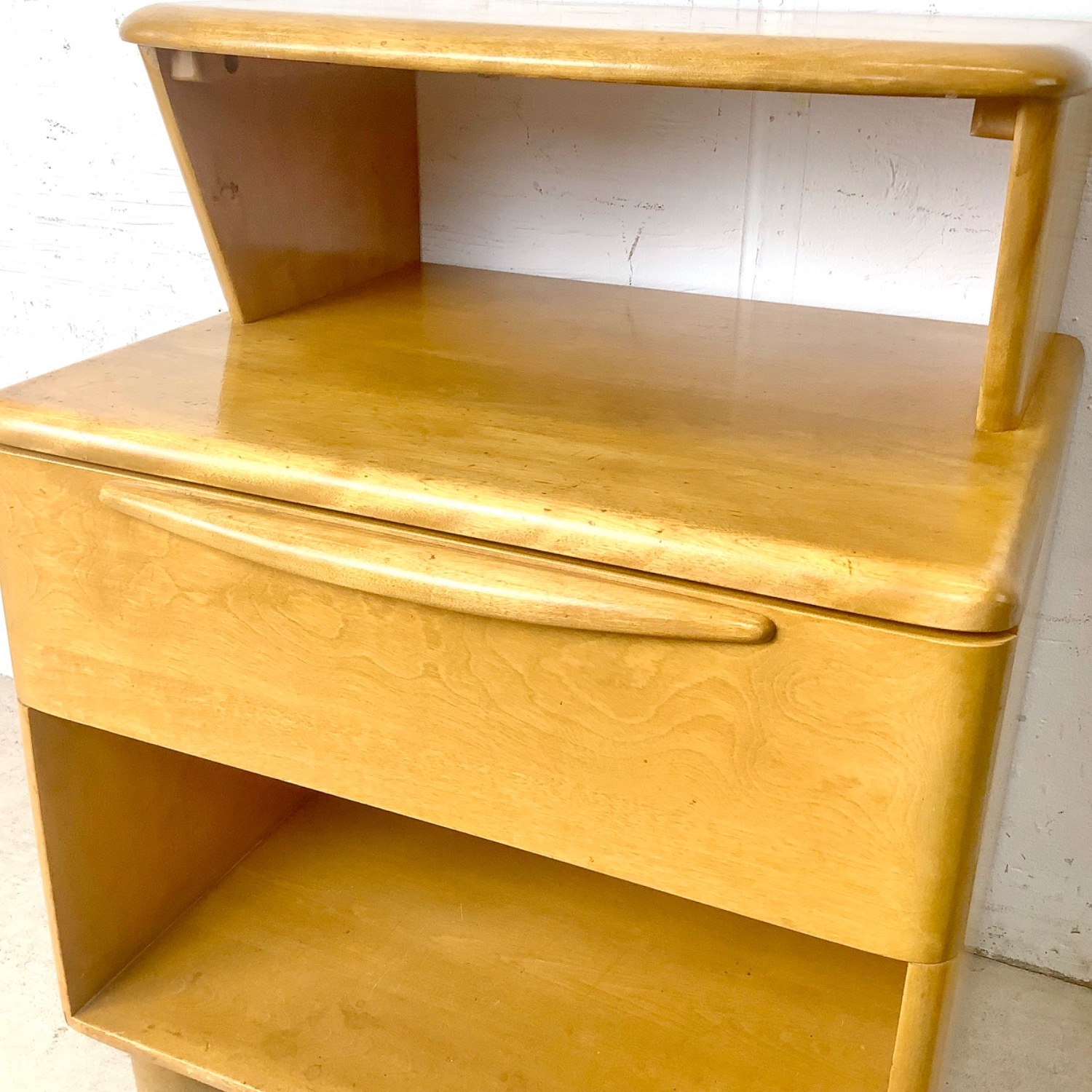 Vintage Heywood-Wakefield Wheat Nightstand - image-9