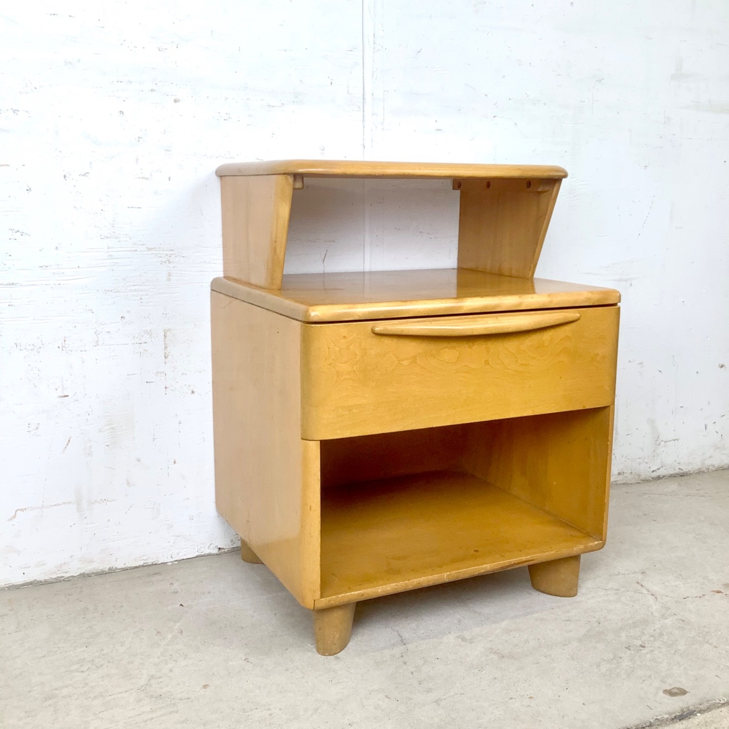 Vintage Heywood-Wakefield Wheat Nightstand - image-5