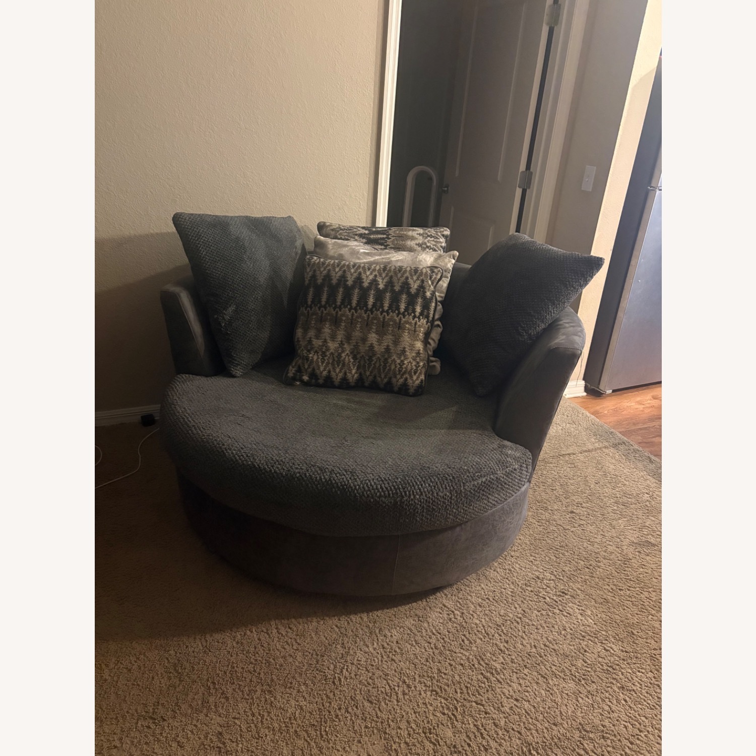 Rooms To Go Dark Gray Fabric 3+ Piece Sectional - image-8