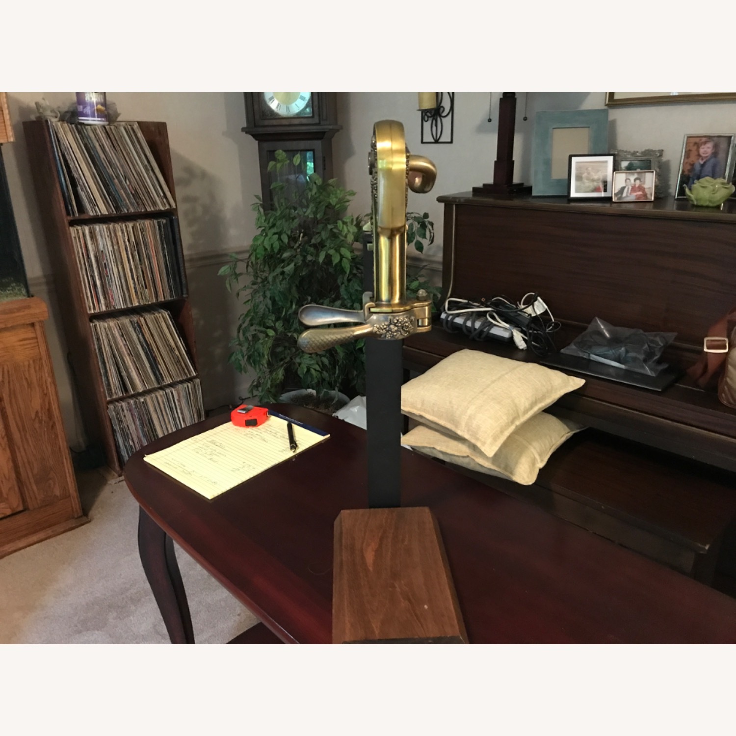 Light Brown Wood Décor - image-2