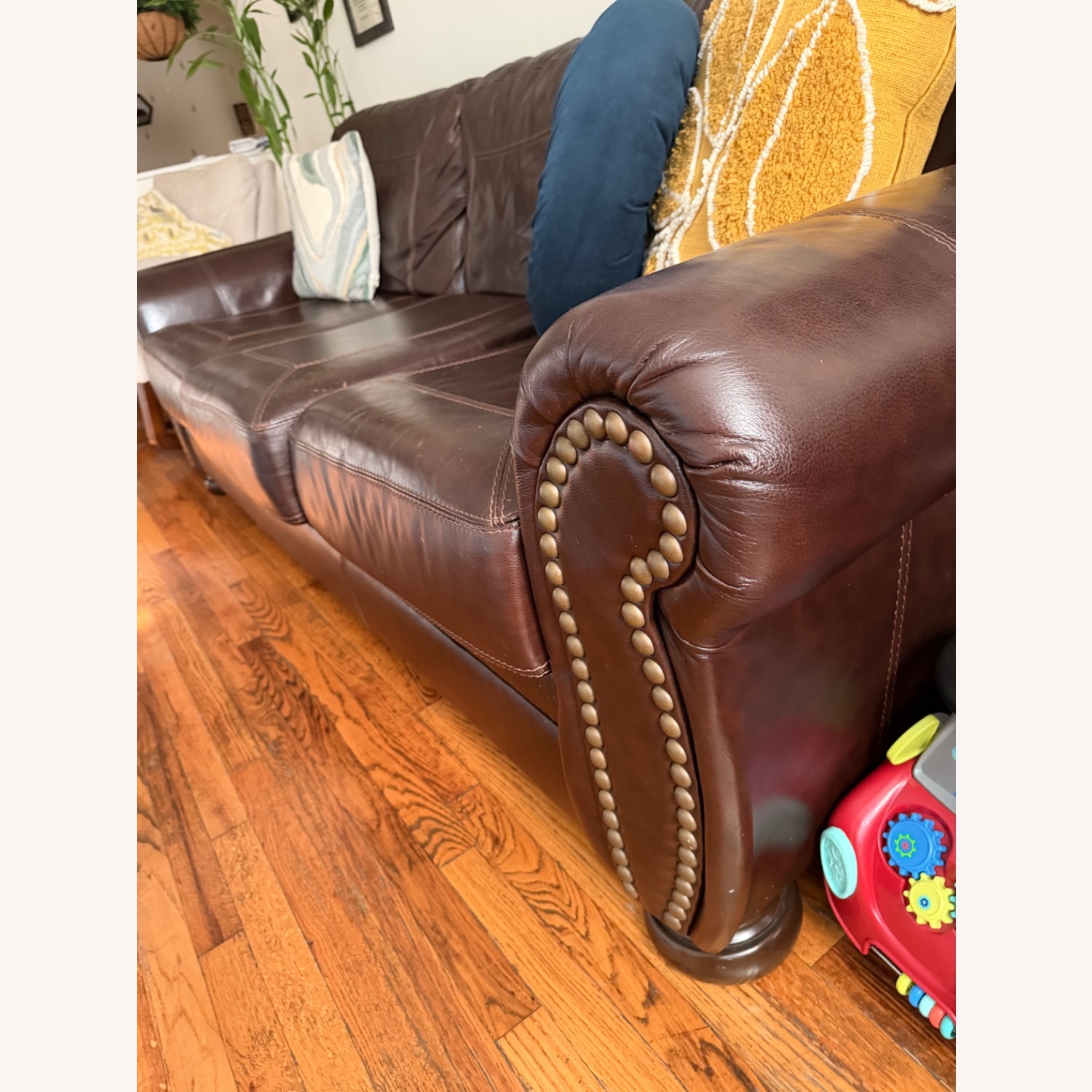 Ashley Furniture Dark Brown 3+ Seater Sofa - image-4