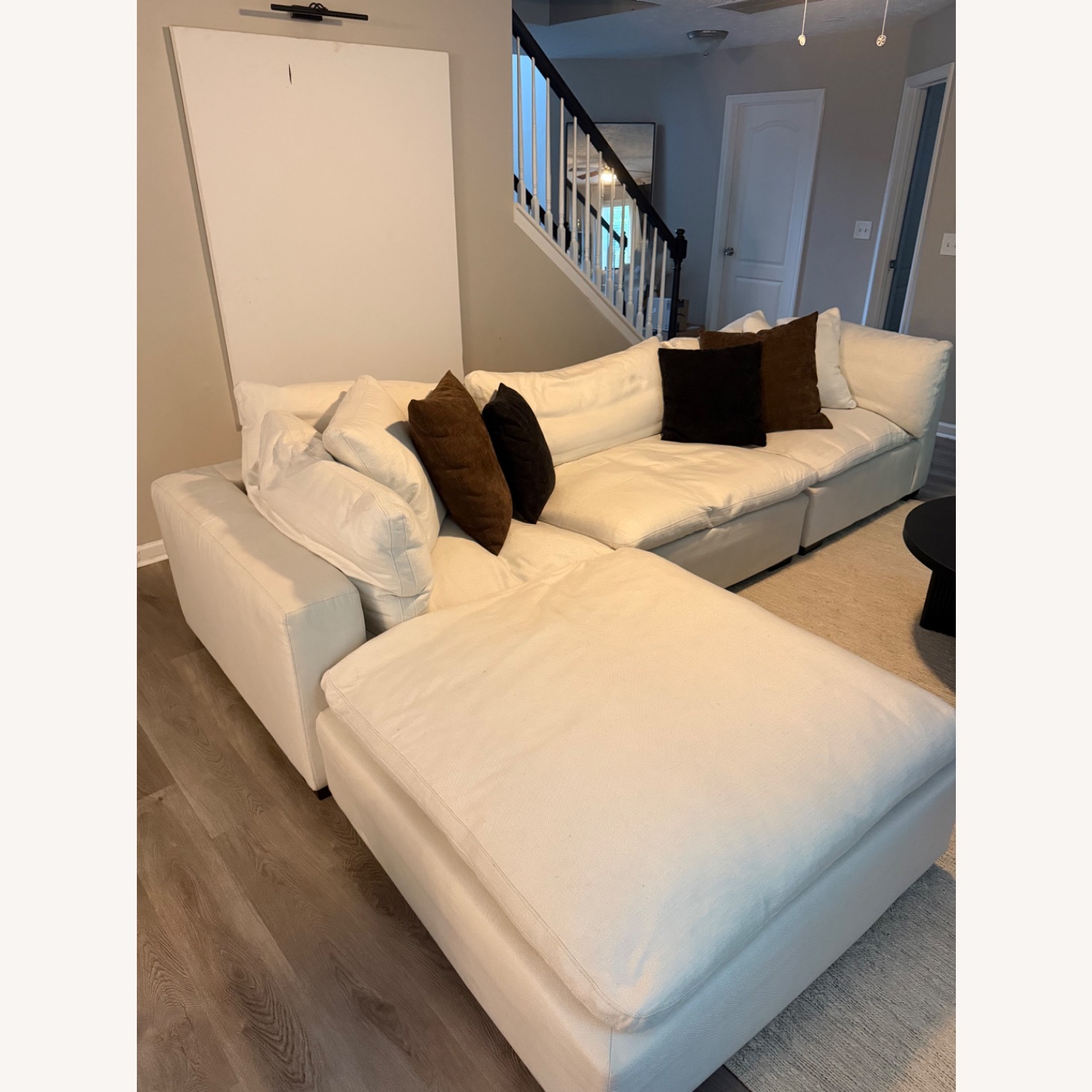 Value City White Fabric 3+ Piece Sectional - image-4