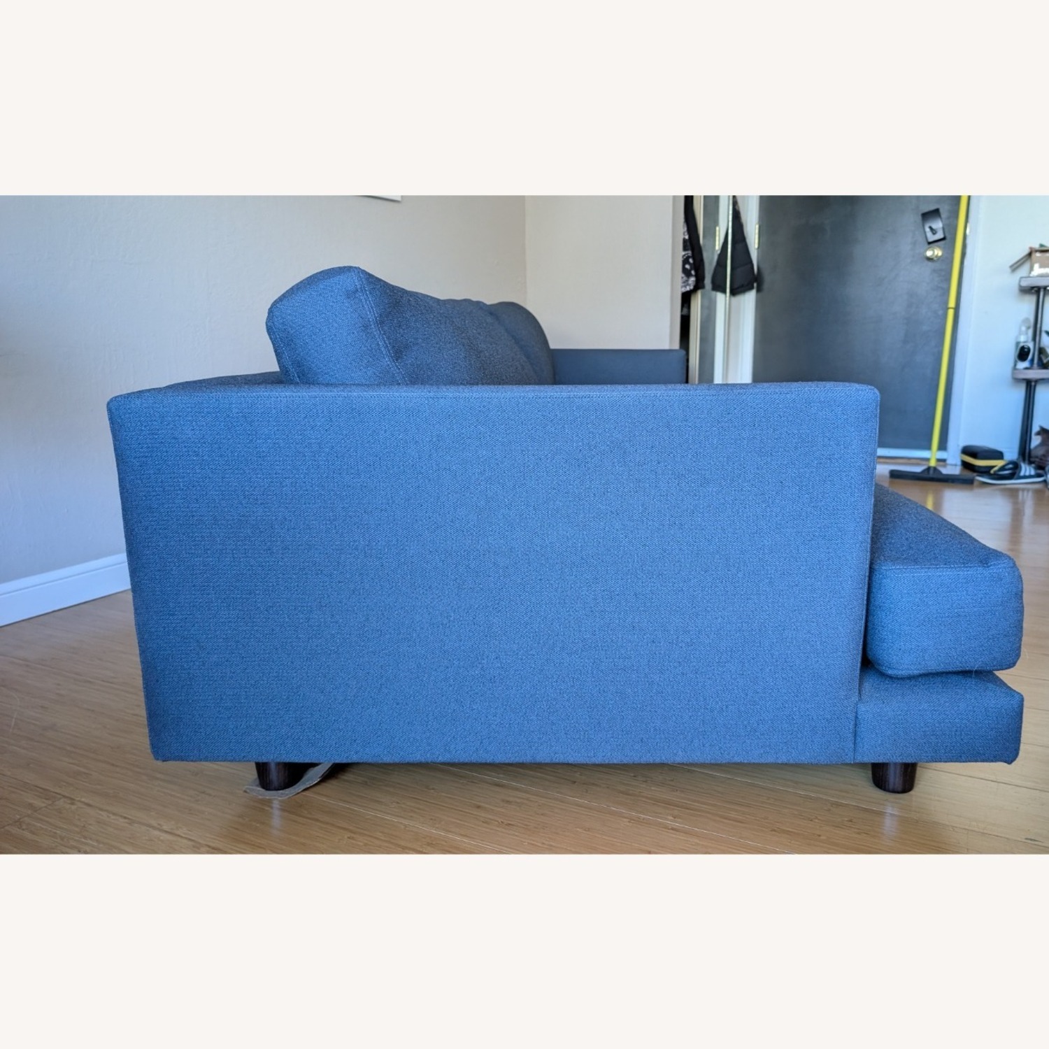 Knoll D'Urso Sofa 7.5' Indigo Hourglass Fabric - image-8