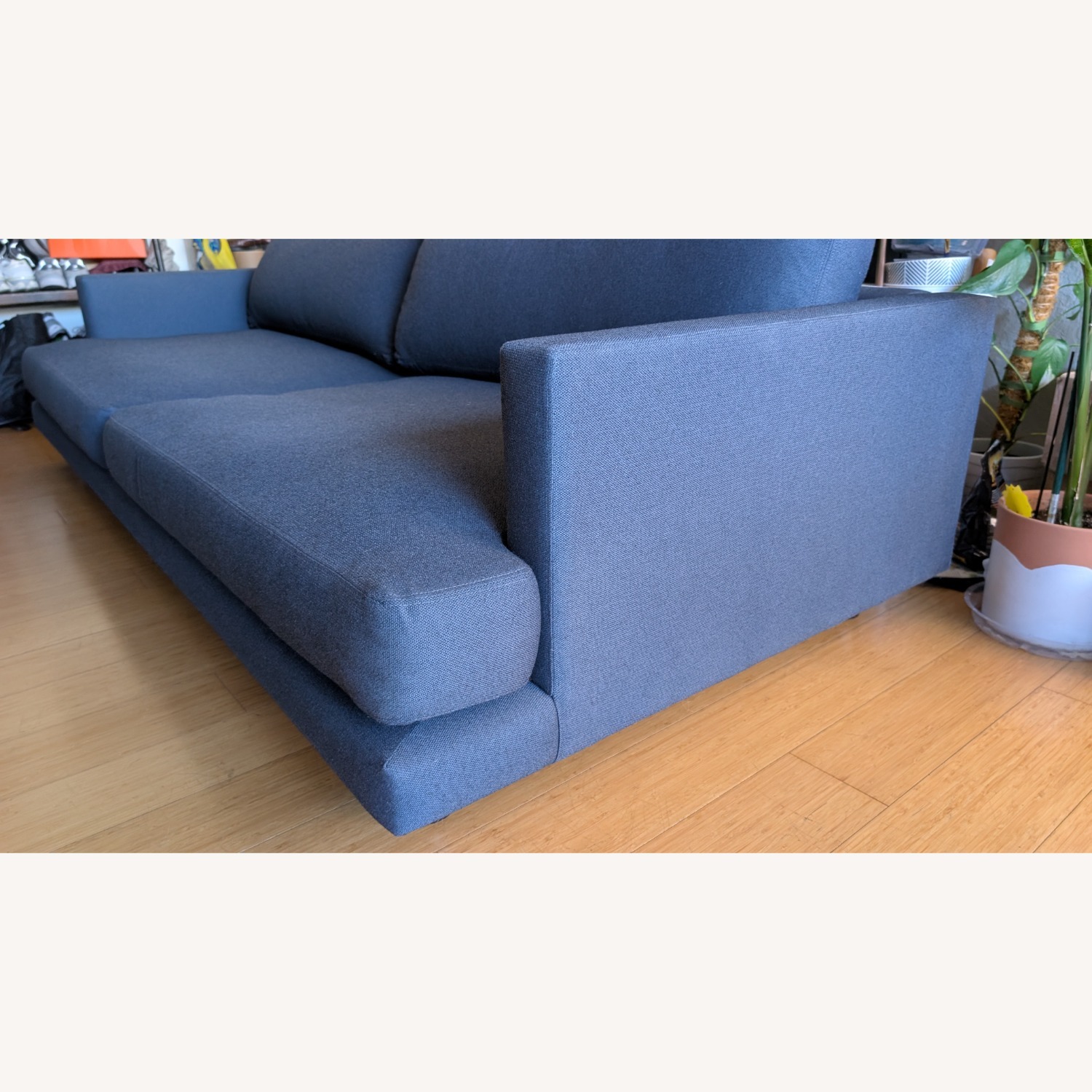 Knoll D'Urso Sofa 7.5' Indigo Hourglass Fabric - image-17