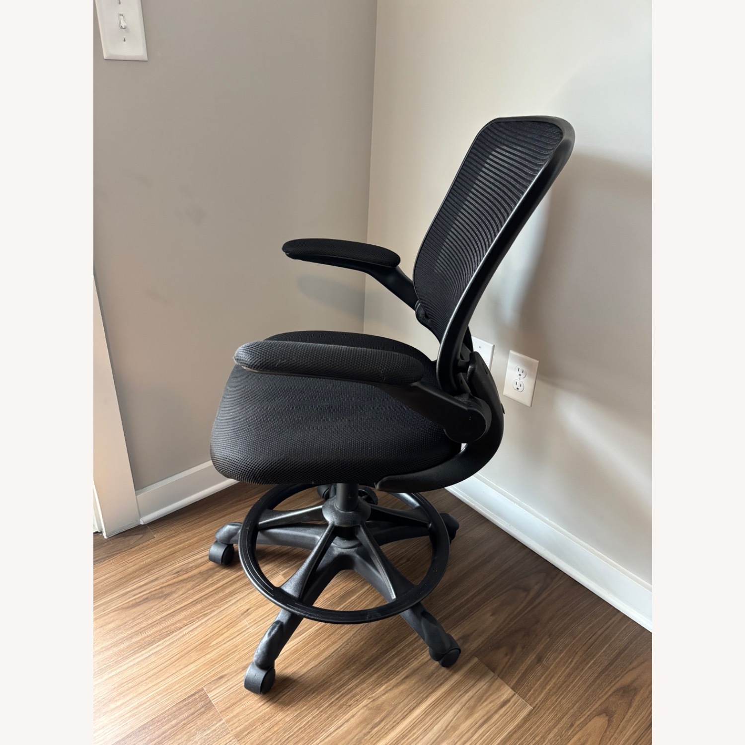 Black Adjustable Rolling Office Chair - image-2