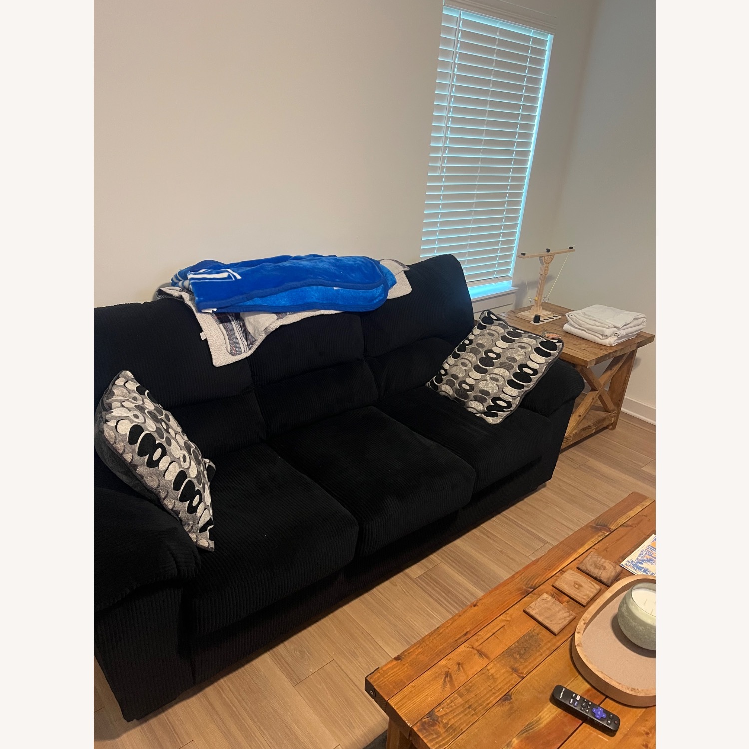 Ashley Furniture Onyx Black 3+ Seater Sofa - image-2