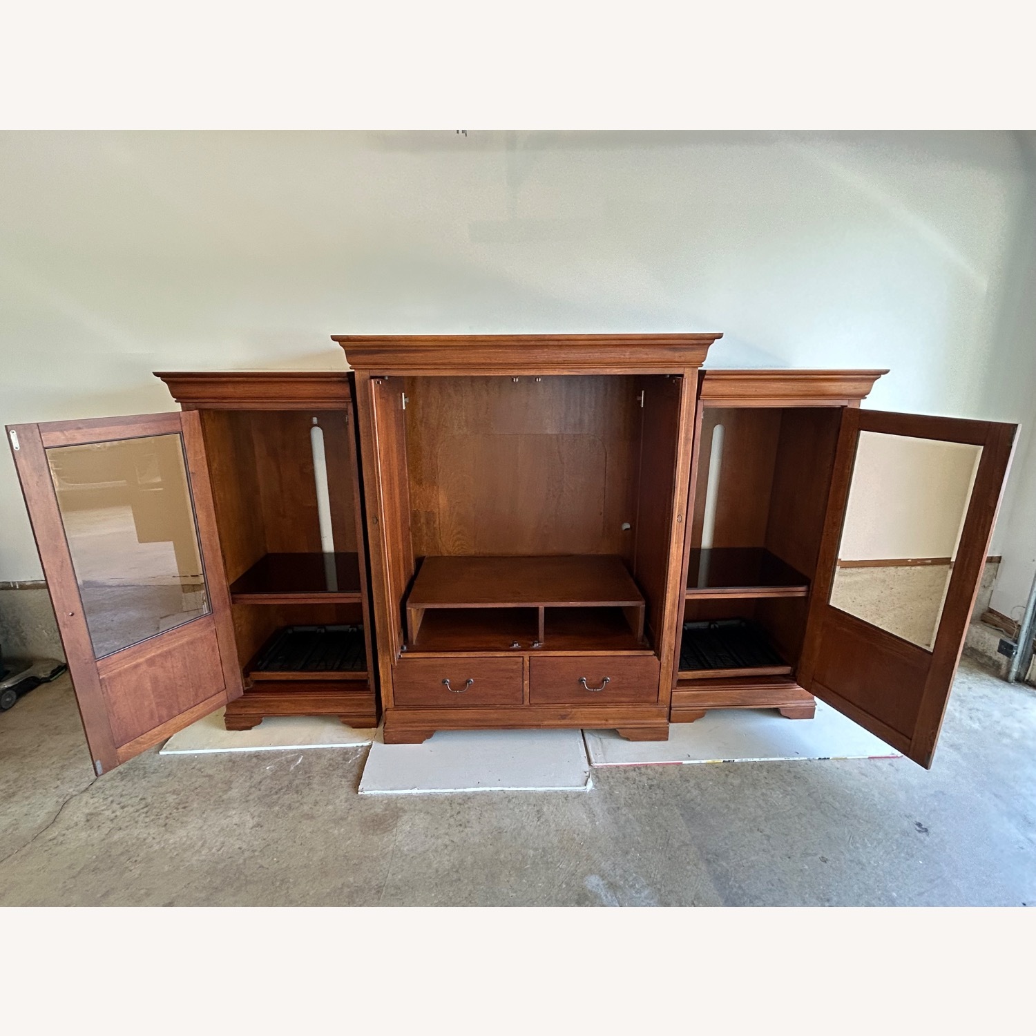 Hooker Furniture Corporation Wall Unit - image-3