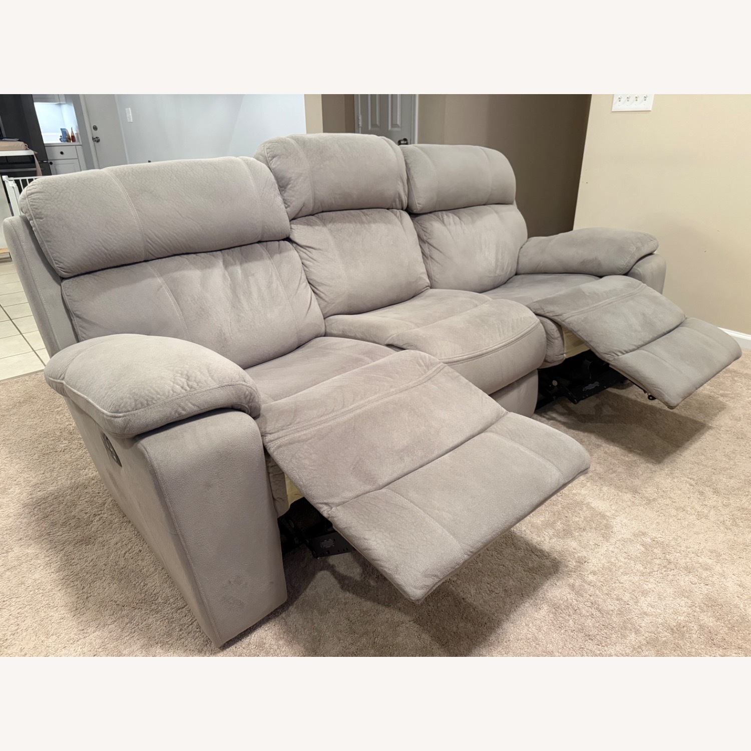 Ashley Furniture Uhland Light Gray Fabric 3+ Seater Sofa - image-3